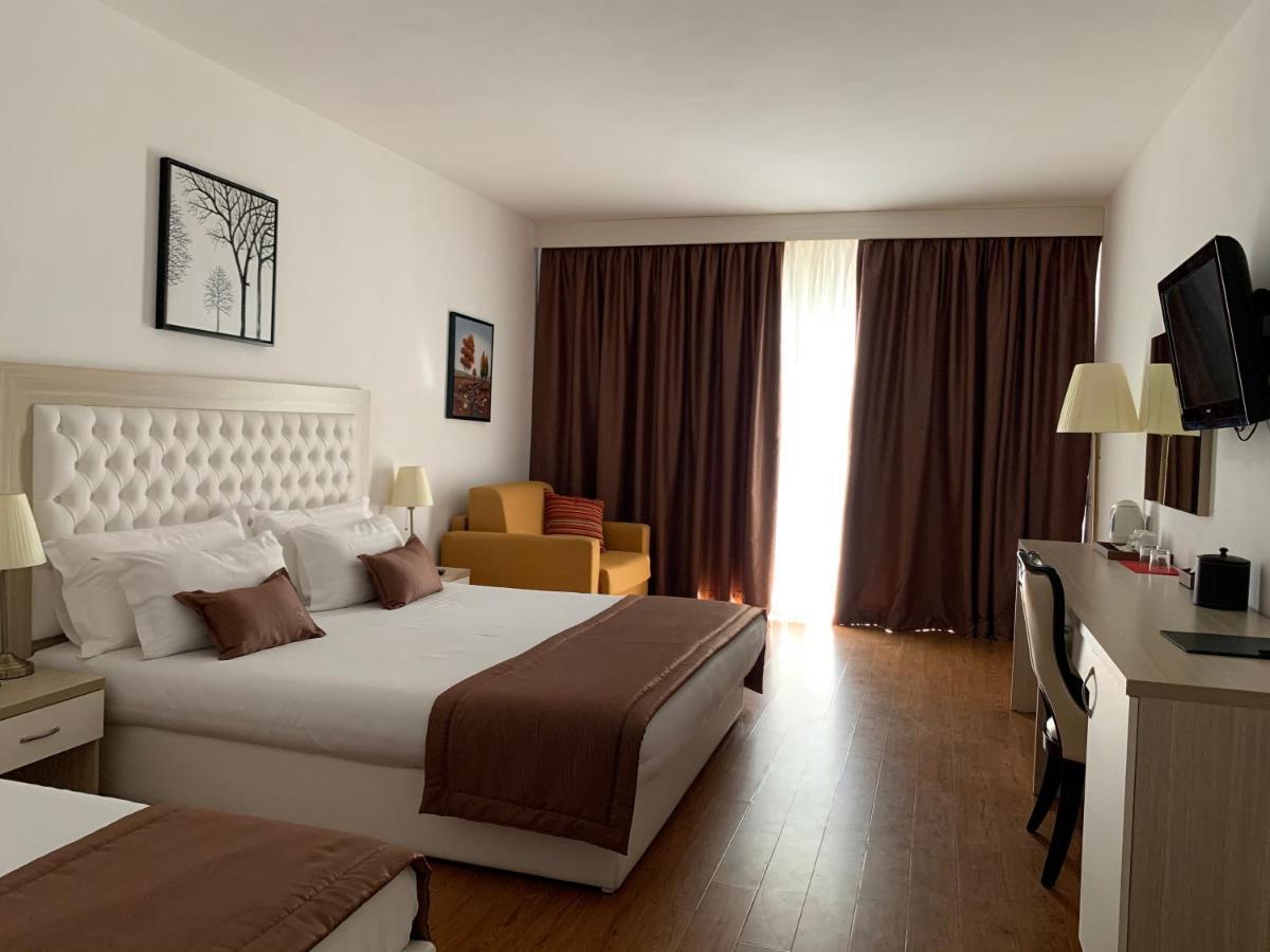 Hotel Bleart Škalngur Εξωτερικό φωτογραφία