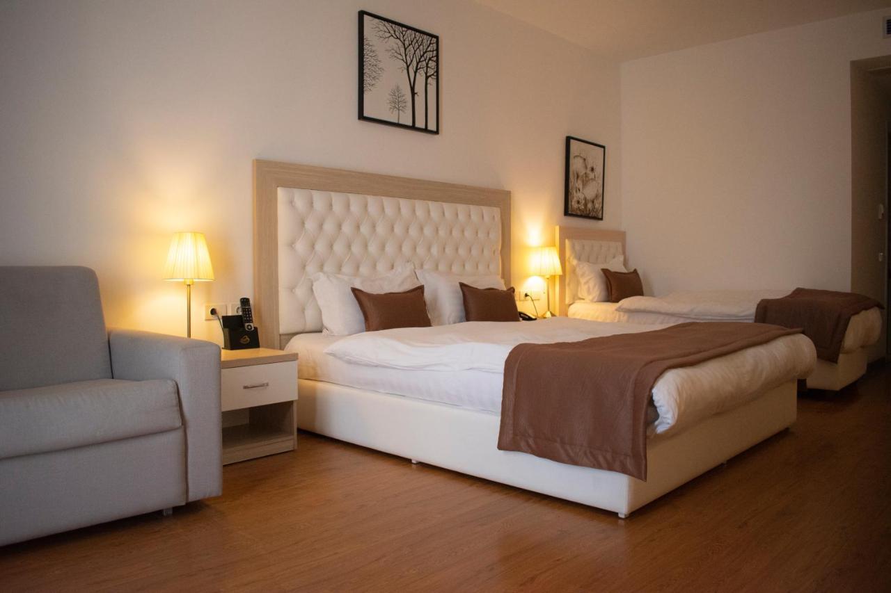 Hotel Bleart Škalngur Εξωτερικό φωτογραφία