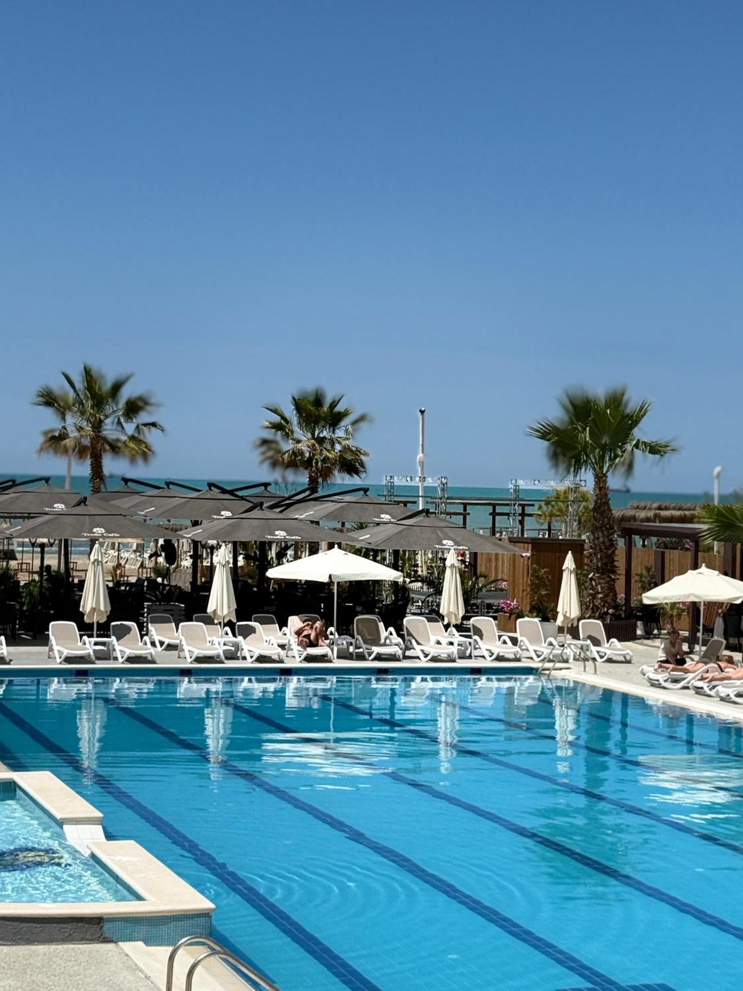Hotel Bleart Škalngur Εξωτερικό φωτογραφία