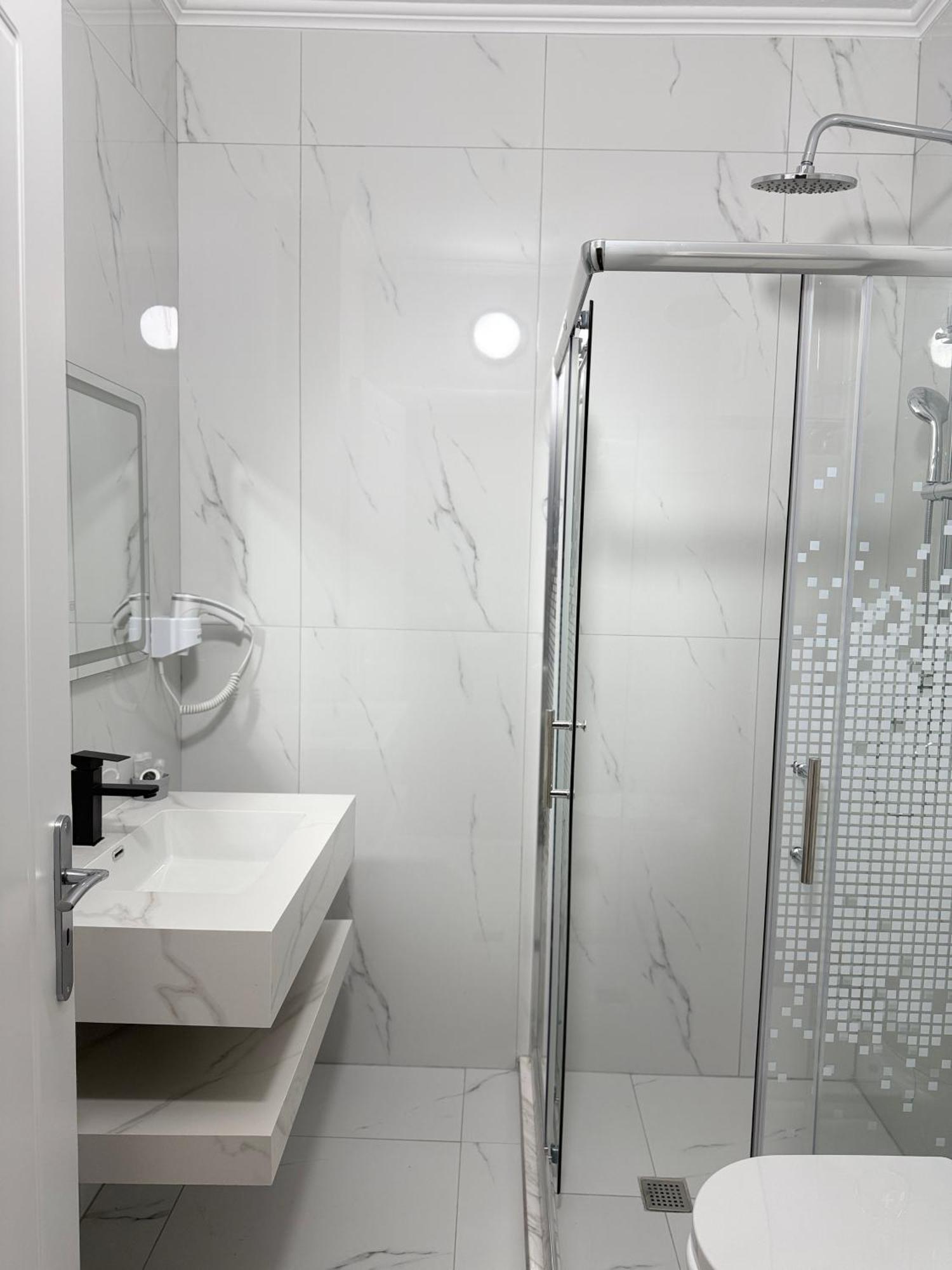 Hotel Bleart Škalngur Εξωτερικό φωτογραφία