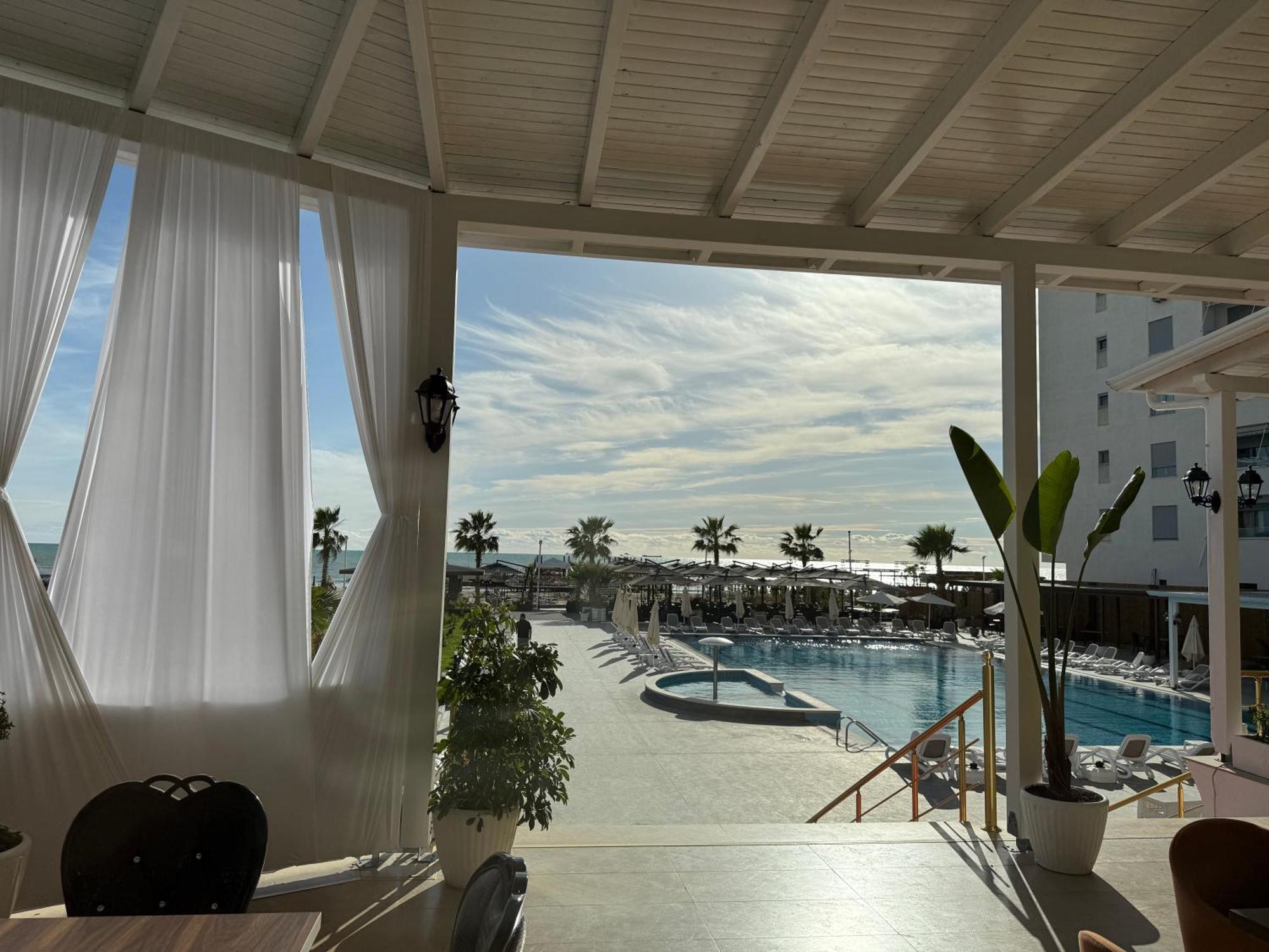 Hotel Bleart Škalngur Εξωτερικό φωτογραφία